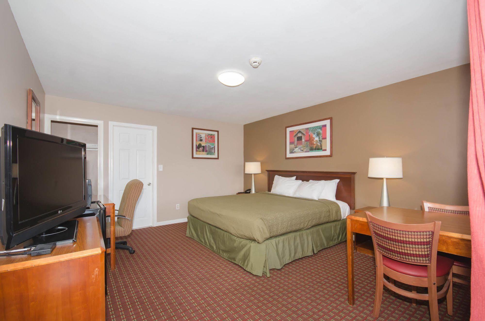 Plaza Motel